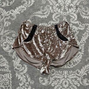 Forever 21 Women's Multicolor Crushed Velvet Lace Shorts Size S